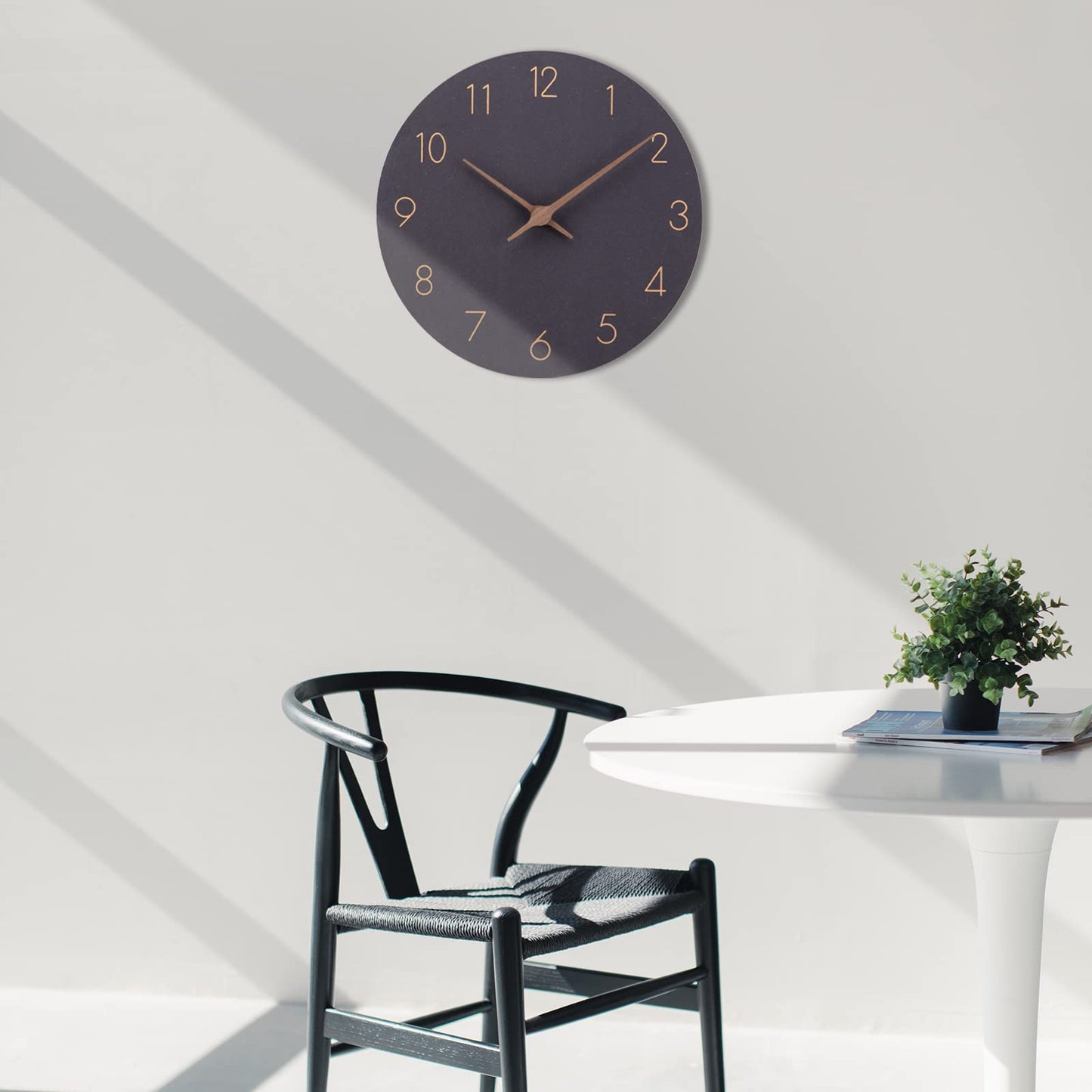 Wooden quartz wall clock (30cm) without ticking noise for living room, kitchen: battery operated
